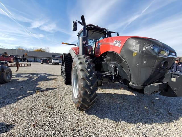 Image of Case IH Magnum 385 Rowtrac equipment image 2