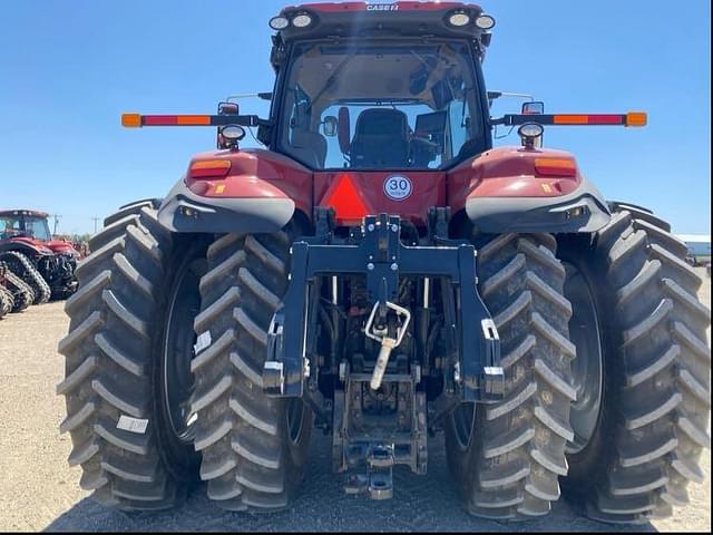 Image of Case IH Magnum 405 equipment image 3