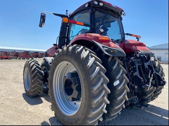 Image of Case IH Magnum 405 equipment image 2