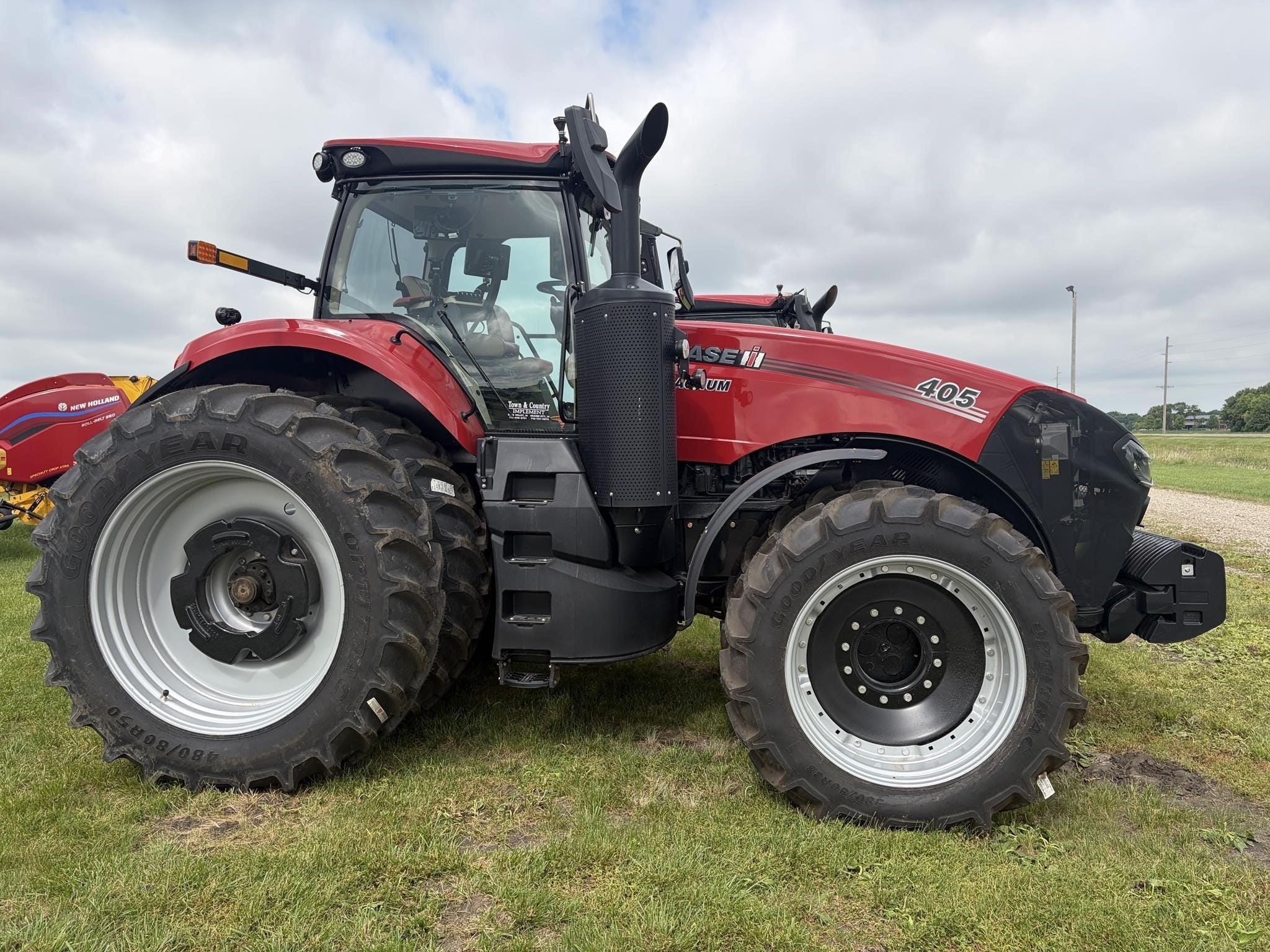 2025 Case IH Magnum 405 Equipment Image0