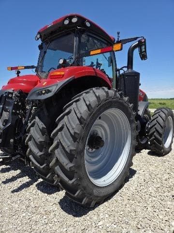 Image of Case IH Magnum 405 equipment image 4