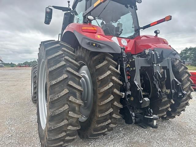 Image of Case IH Magnum 405 equipment image 3
