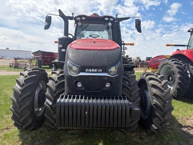 Image of Case IH Magnum 405 equipment image 1