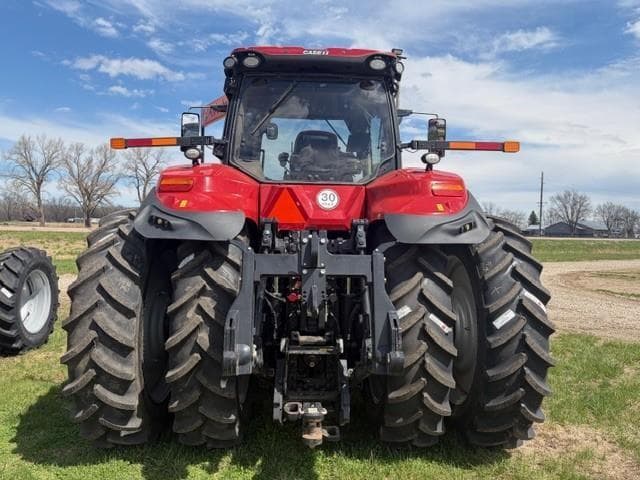 Image of Case IH Magnum 405 equipment image 4