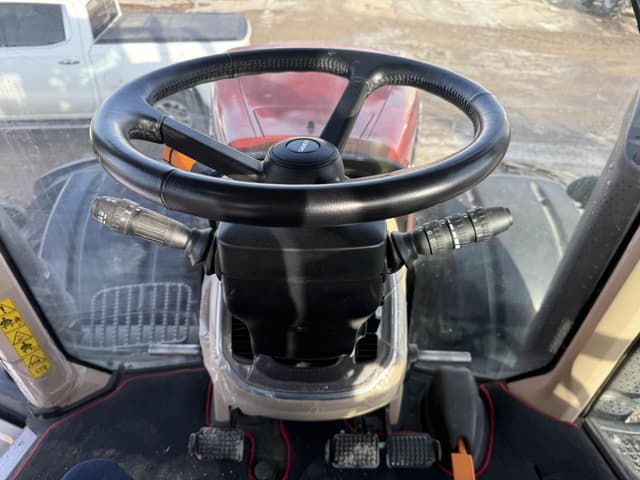 Image of Case IH Magnum 405 equipment image 4