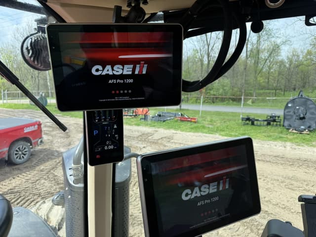 Image of Case IH Magnum 405 equipment image 4