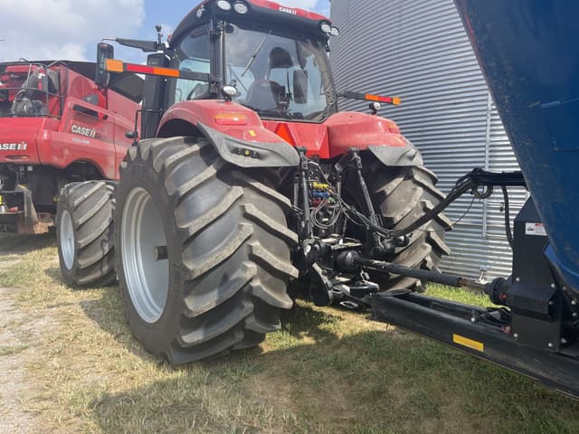 Image of Case IH Magnum 405 equipment image 3