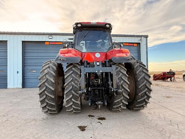 Image of Case IH Magnum 405 equipment image 4