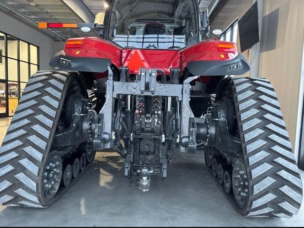 Image of Case IH Magnum 405 Rowtrac equipment image 3