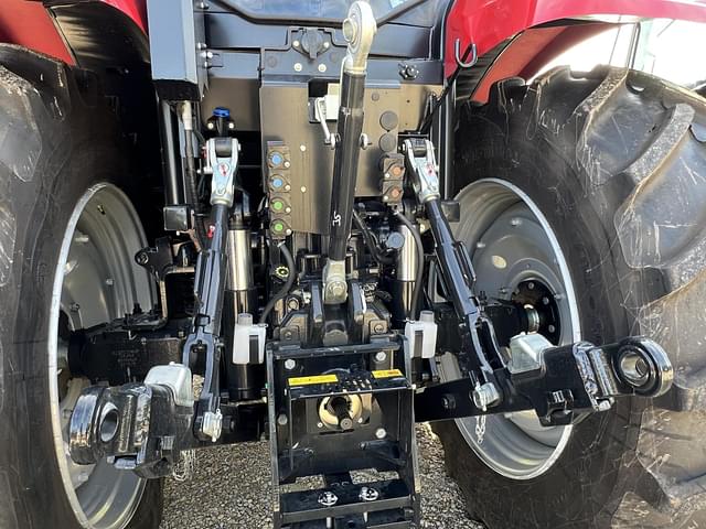 Image of Case IH Maxxum 150 equipment image 4