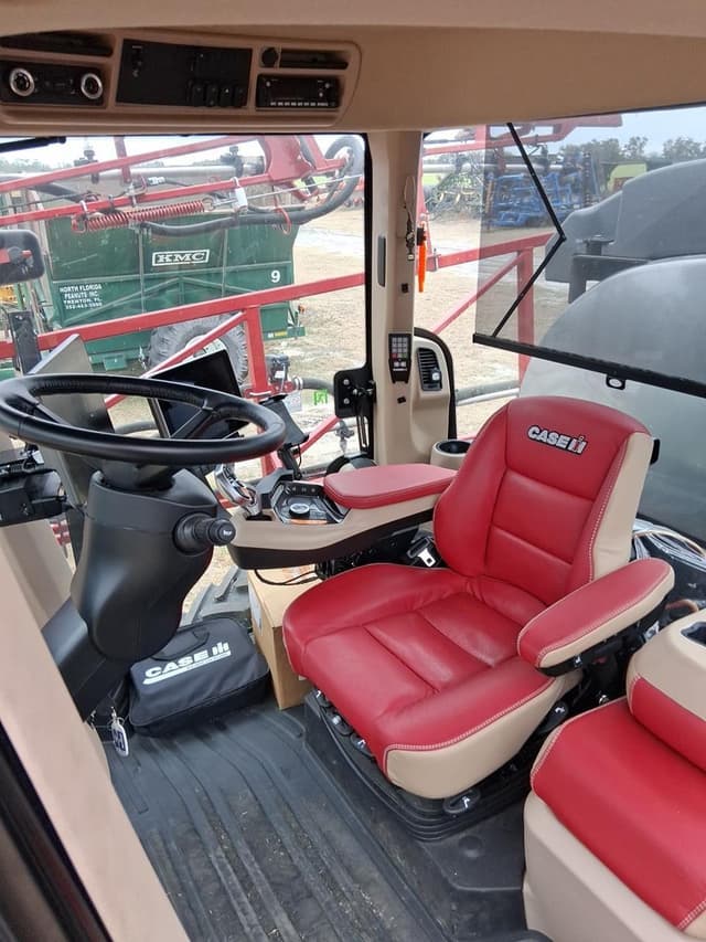 Image of Case IH Patriot 3250 equipment image 4