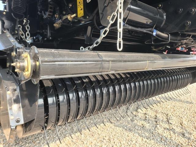 Image of Case IH RB565 Premium HD equipment image 4