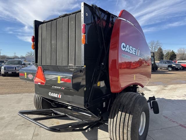 Image of Case IH RB565 equipment image 4