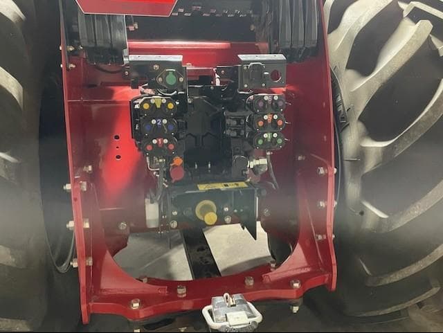Image of Case IH Steiger 555 equipment image 4