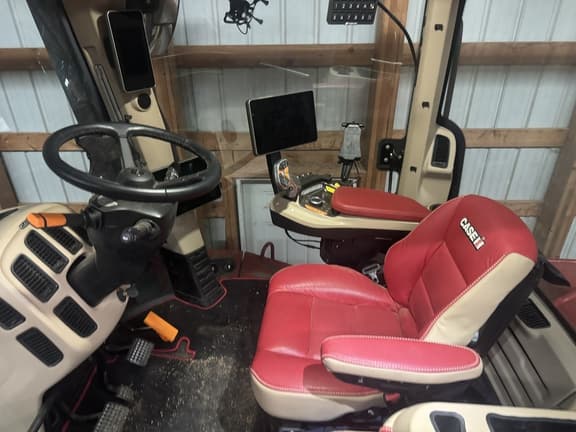Image of Case IH Steiger 645 Quadtrac equipment image 4