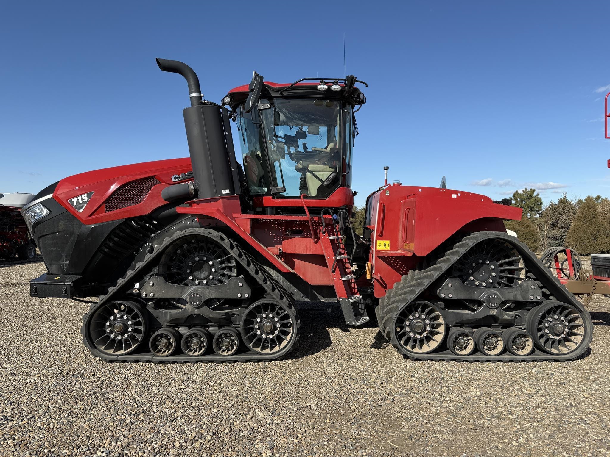 2025 Case IH Steiger 715 Quadtrac Equipment Image0
