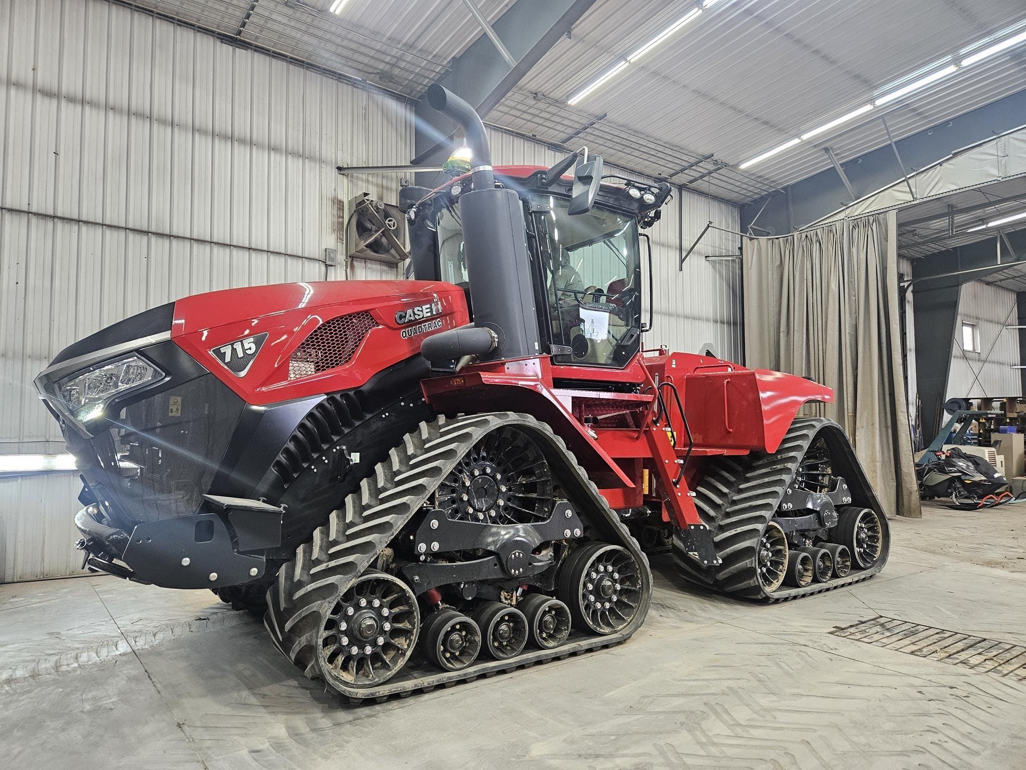 2025 Case IH Steiger 715 Quadtrac Equipment Image0