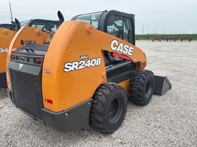 Image of Case SR240B equipment image 1