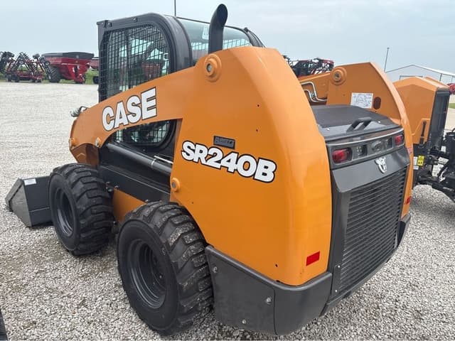 Image of Case SR240B equipment image 2