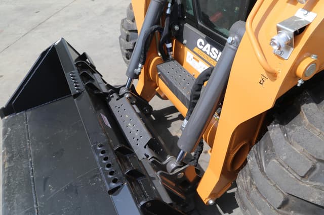 Image of Case SV280B equipment image 3