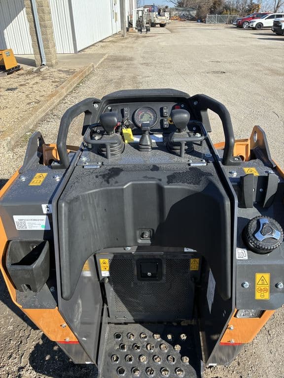 Image of Case TL100 equipment image 1