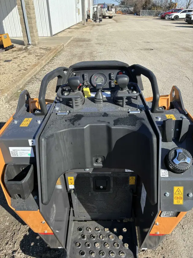 Image of Case TL100 equipment image 1