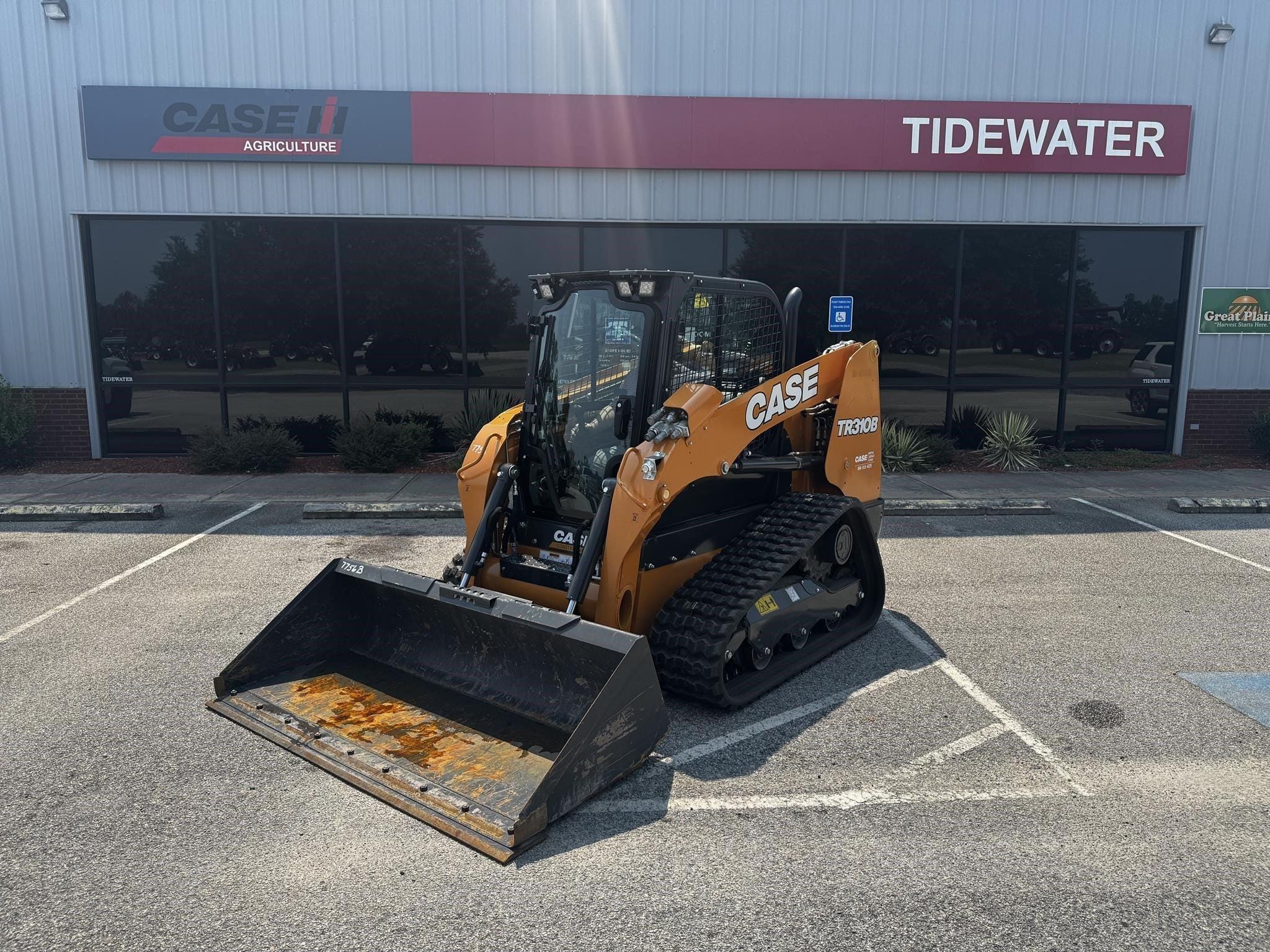 2025 Case TR310B Equipment Image0
