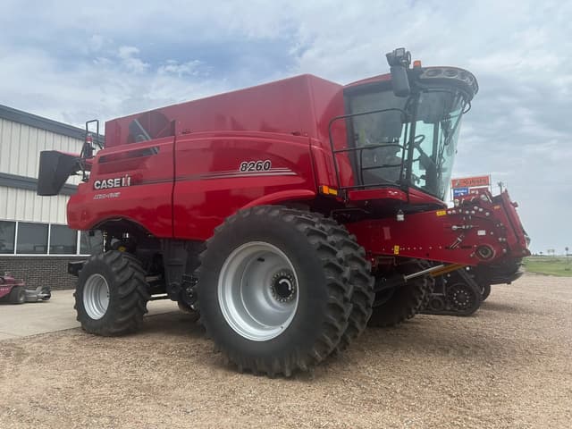 Image of Case IH 8260 equipment image 1