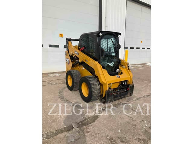 Image of Caterpillar 242D3 equipment image 1