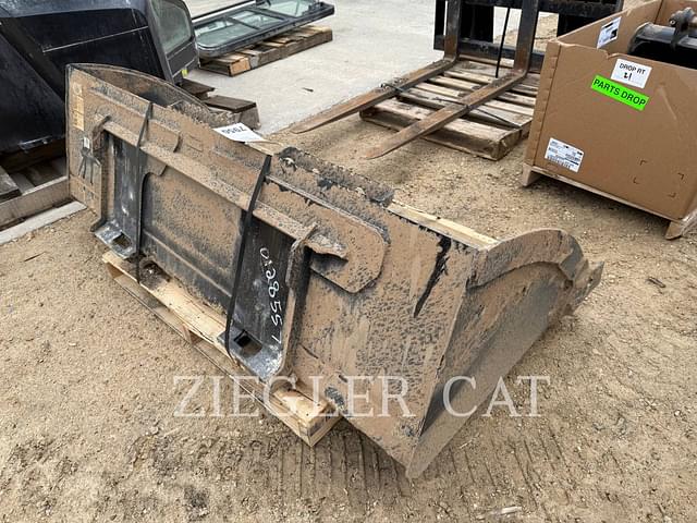 Image of Caterpillar Bucket equipment image 2