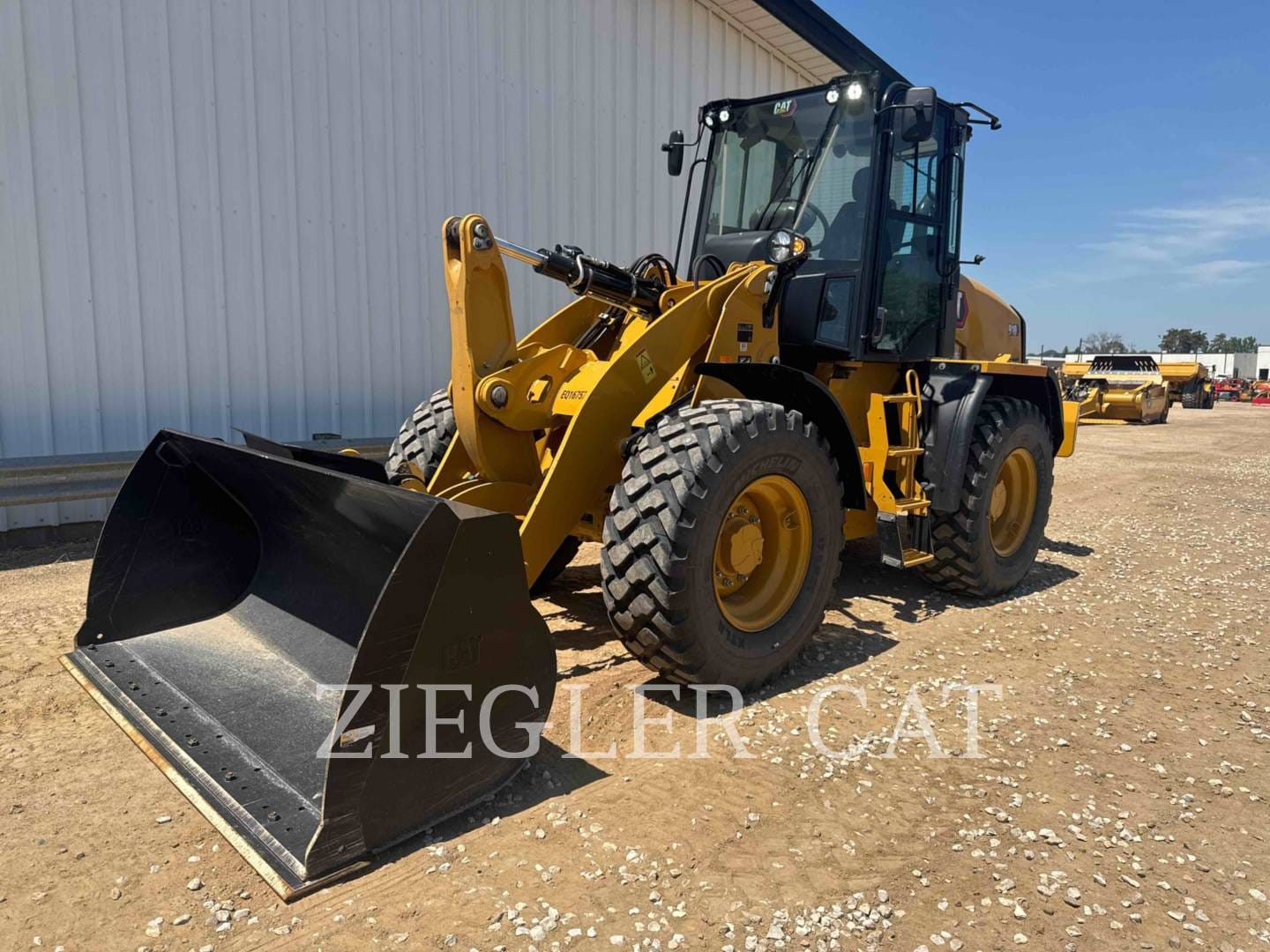 2025 Caterpillar 910 Equipment Image0