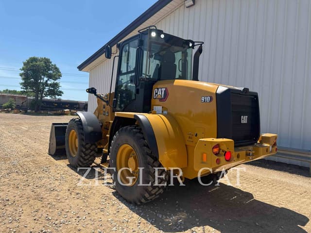 Image of Caterpillar 910 equipment image 3