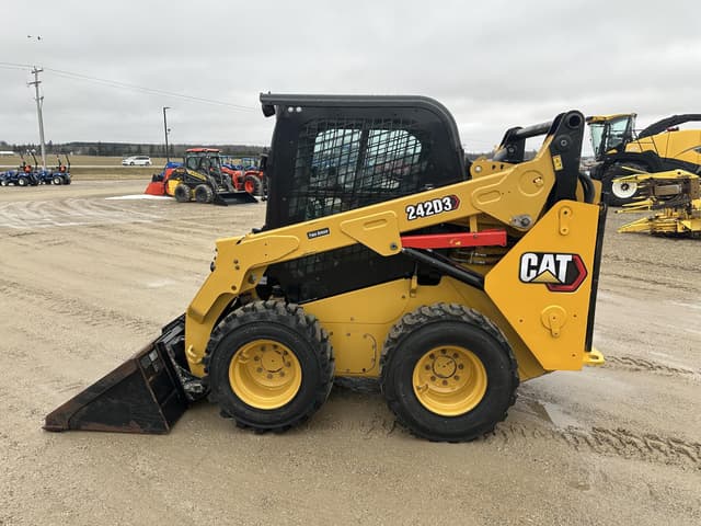 Image of Caterpillar 242D3 equipment image 1