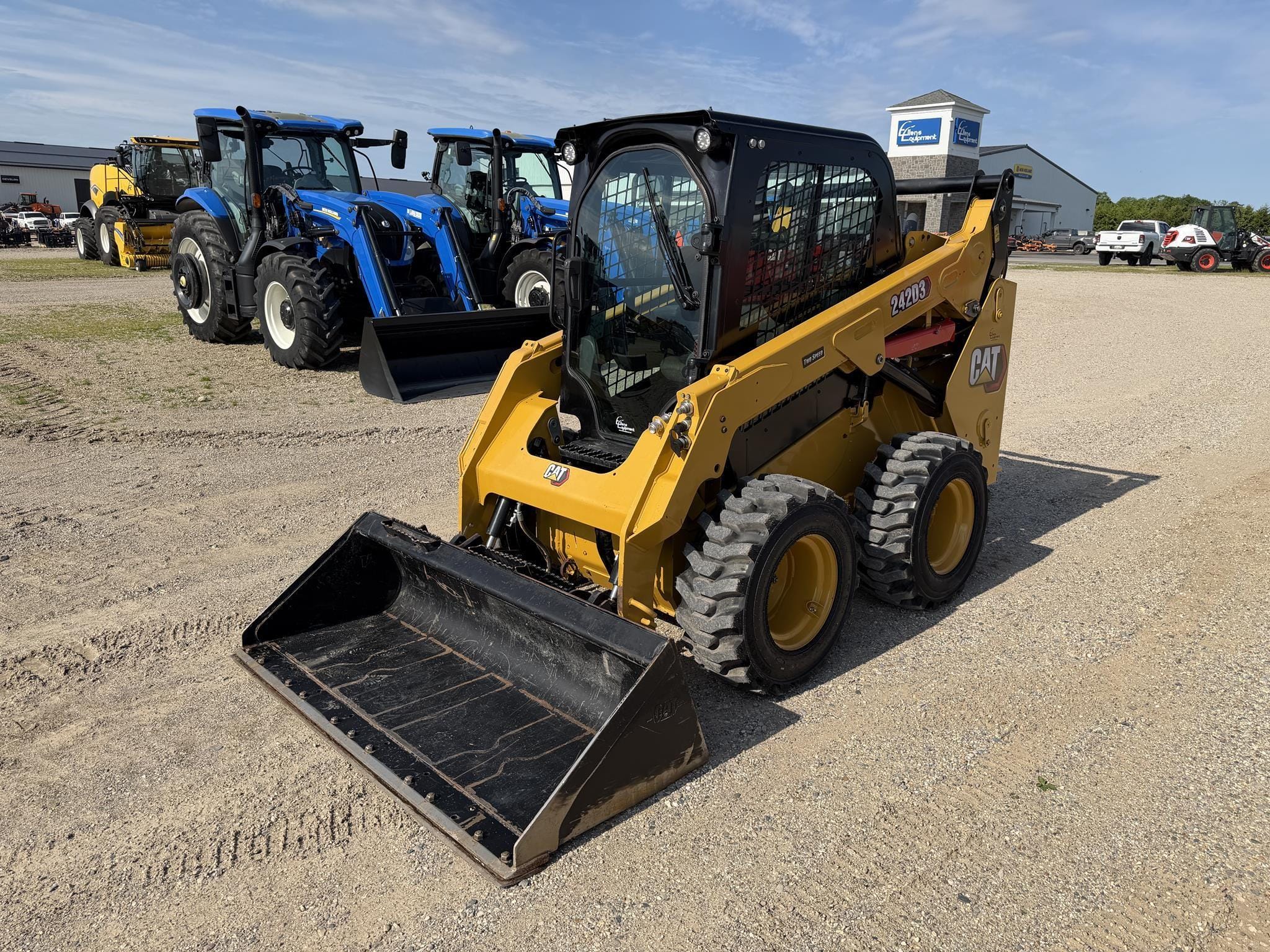 2025 Caterpillar 242D3 Equipment Image0