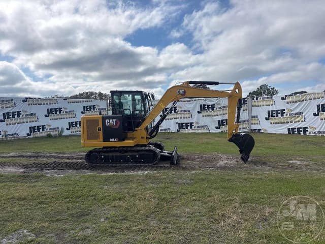 Image of Caterpillar 305.5E2 equipment image 3