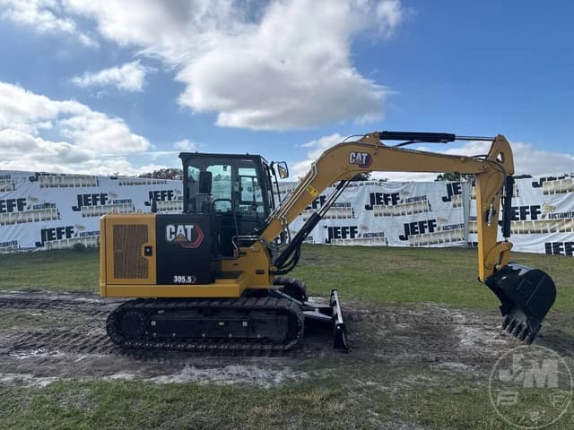 Image of Caterpillar 305.5E2 equipment image 3