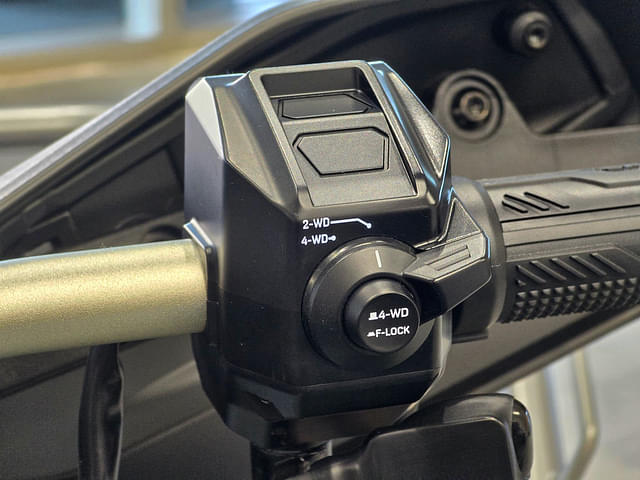 Image of CFMoto CForce 1000 Overland equipment image 4