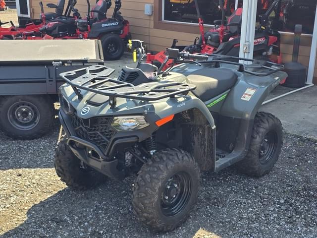 Image of CFMoto CForce 400 equipment image 1