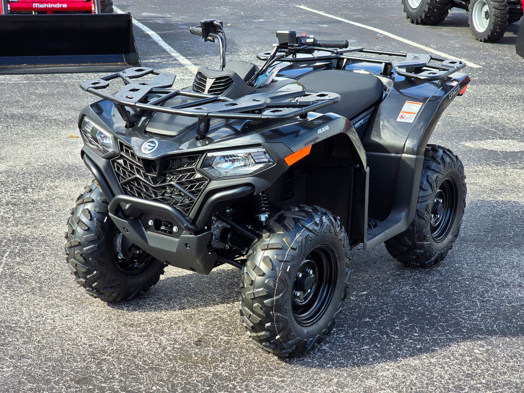 2025 CFMoto CForce 400 Equipment Image0