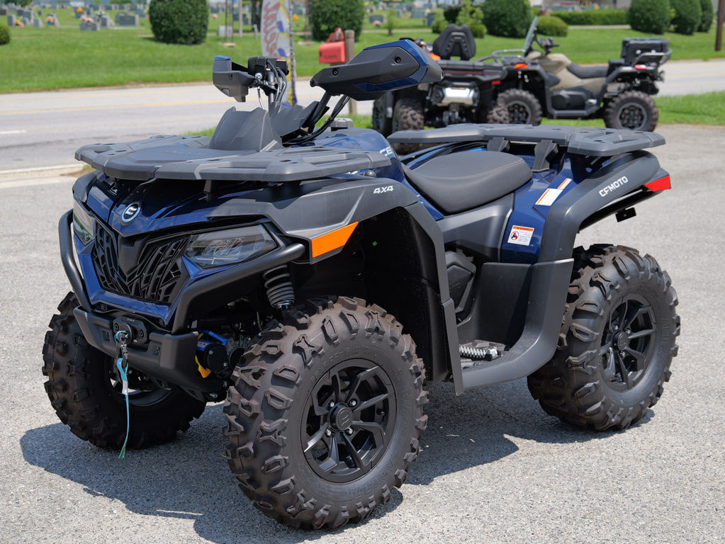 2025 CFMoto CForce 600 Equipment Image0
