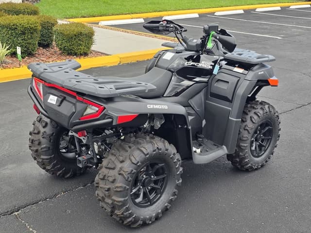 Image of CFMoto CForce 600 equipment image 3