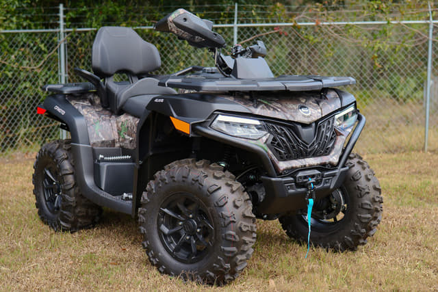 Image of CFMoto CForce 600 equipment image 1