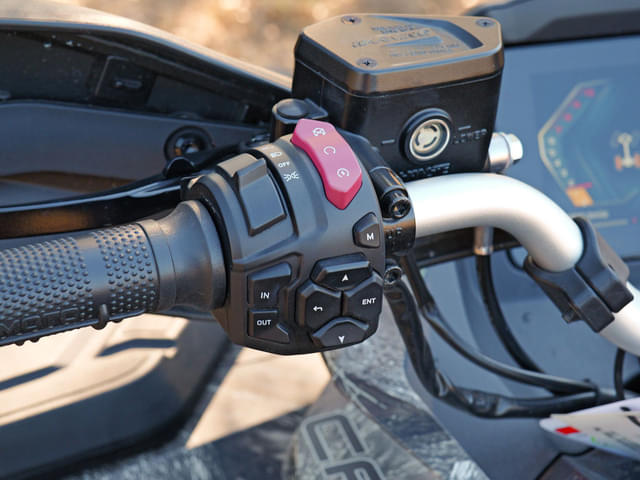 Image of CFMoto CForce 800 equipment image 4