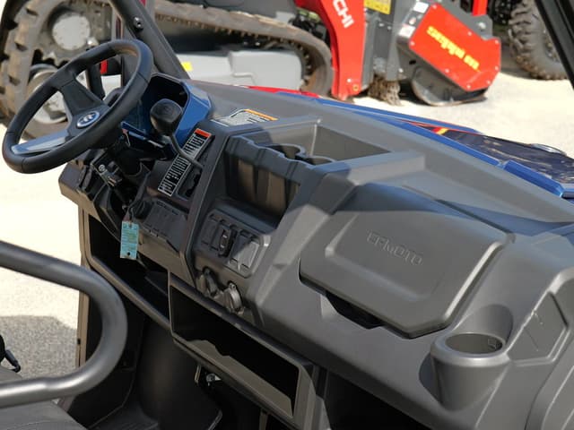 Image of CFMoto UForce 1000 equipment image 4