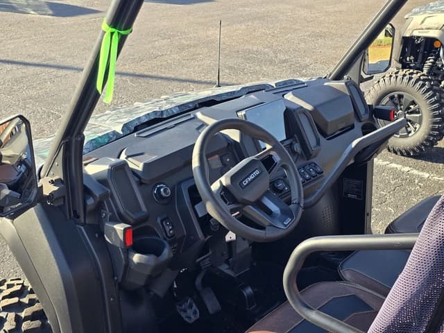 Image of CFMoto UForce U10 Pro equipment image 3