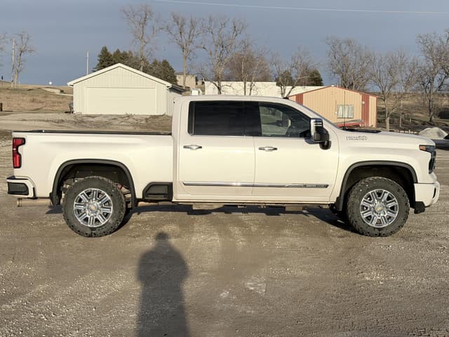 Image of Chevrolet 3500HD equipment image 3