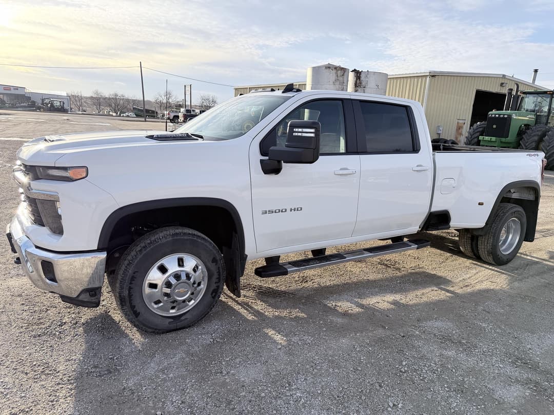 Image of Chevrolet 3500HD Primary image