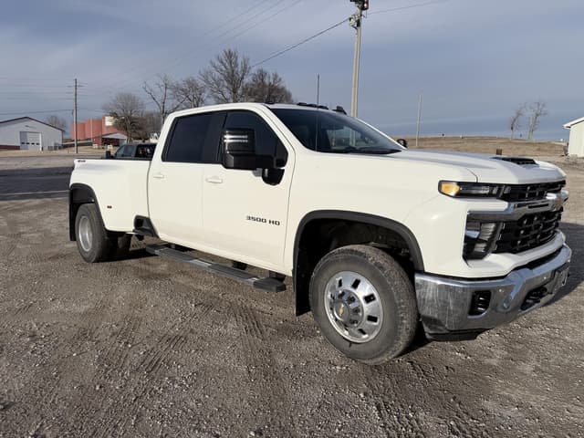 Image of Chevrolet 3500HD equipment image 2