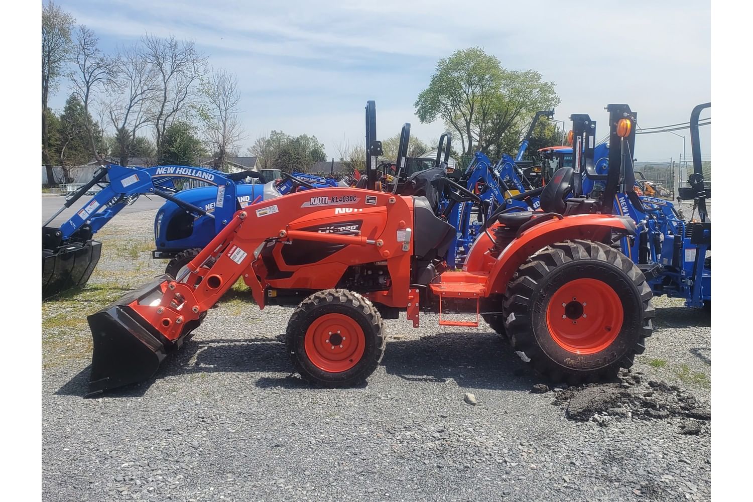 2025 Kioti CK4020 HST Equipment Image0