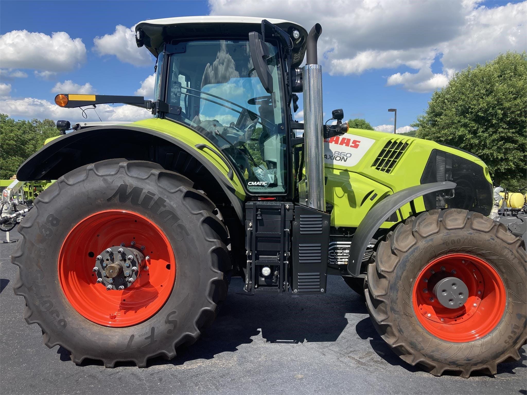 2025 CLAAS Axion 860 Equipment Image0